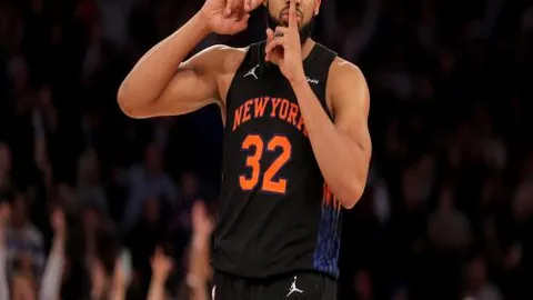 穆拜征服对阵阿科多：阵容实力解析及专家推荐